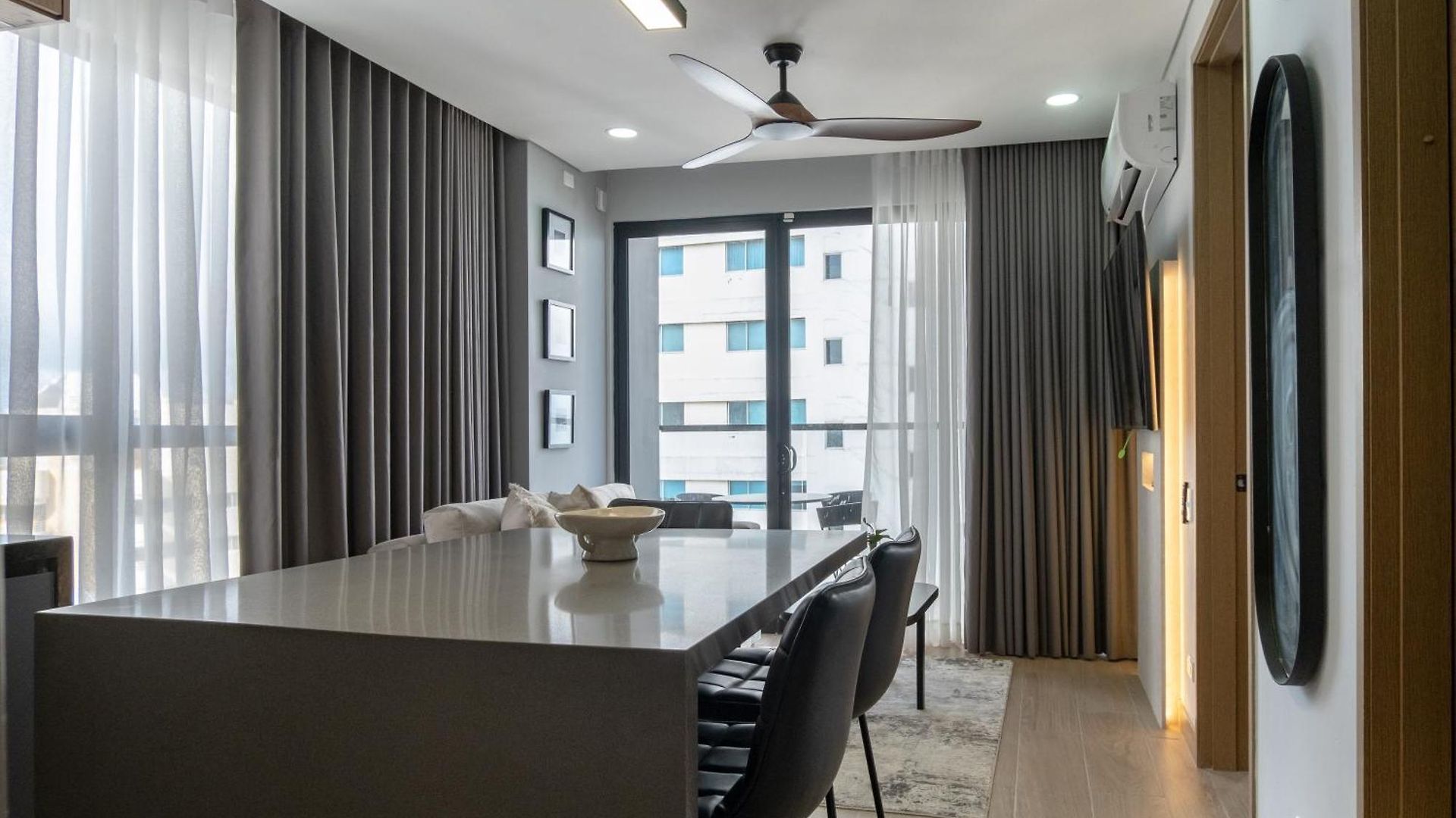 Luxury Oceanfront In Centro Apartment *